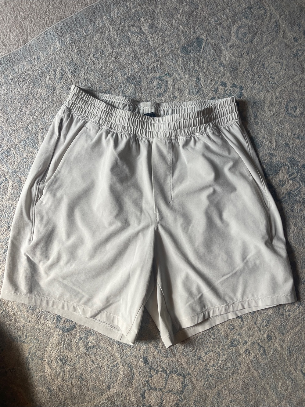 Men's Lululemon Bone Color Pace Breaker Athletic Shorts 7” Size Medium